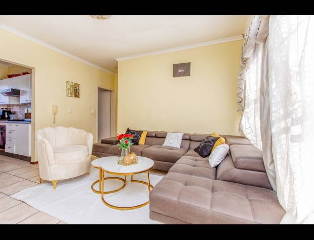 2 BEDROOM APARTMENT RENTED IN WILGEHEUWEL